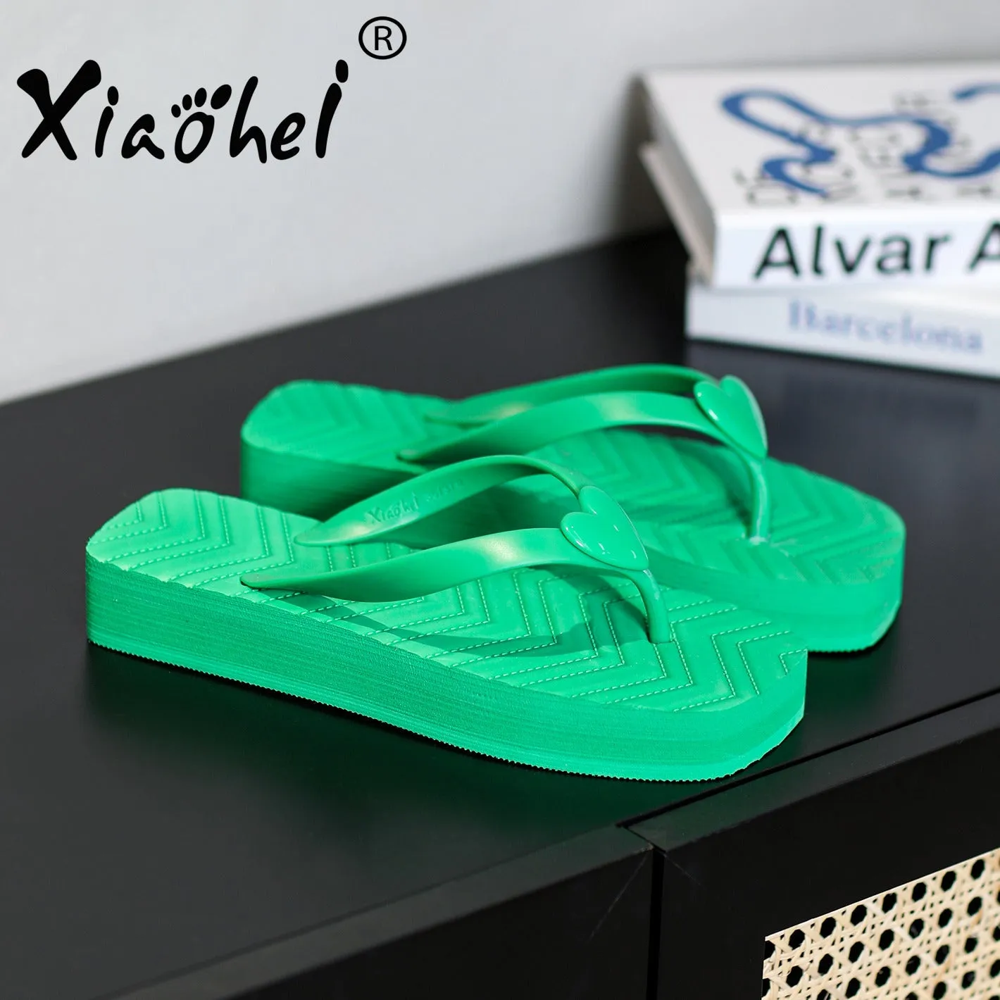 Wholesale Outdoor Breathable Lightweight Thick Bottom Square Toe Love Flip Flops